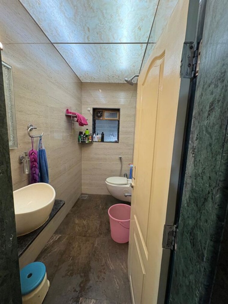 Bathroom, adarsh-chs-vasant-vihar 2 Bedroom 700 Sq.Ft. Apartment In Vasant Vihar Thane 10537401
