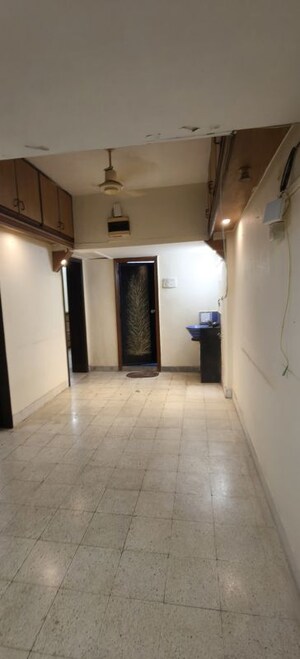 Room in 2 BHK Apartment at Oshiwara Mhada, Andheri West – for Rent