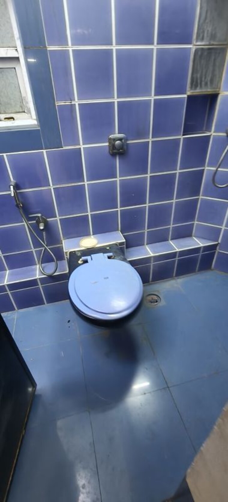 Bathroom, oshiwara-mhada 2 Bedroom 1000 Sq.Ft. Apartment In Andheri West Mumbai 10537423