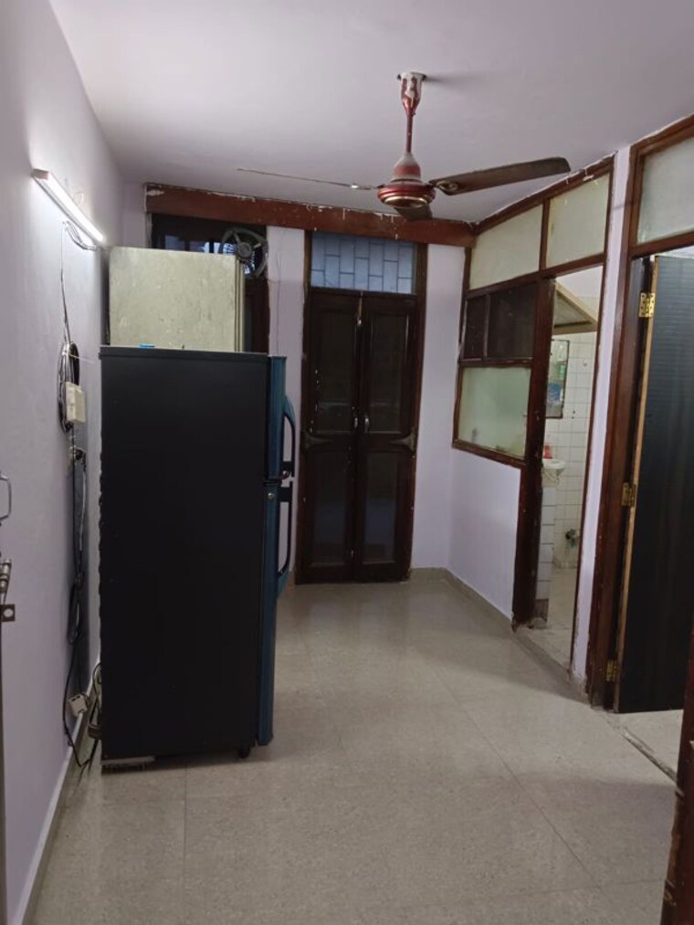 Room, lajpat nagar 4 1 Bedroom 900 Sq.Ft. Builder Floor In Lajpat Nagar 4 Delhi 10537450