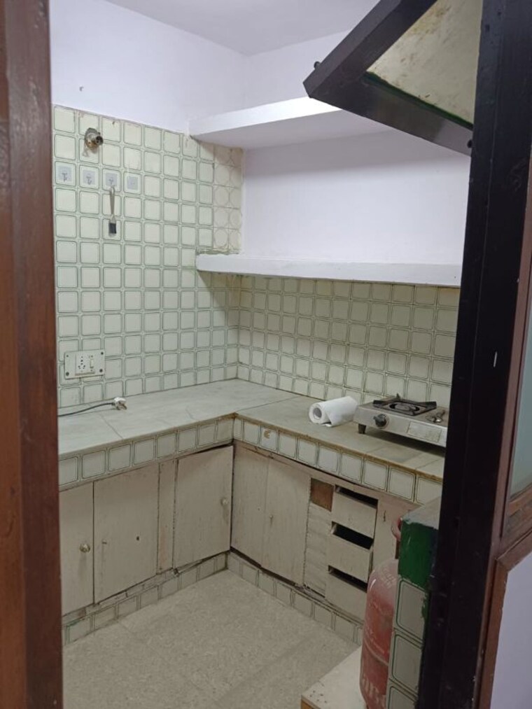 Kitchen, lajpat nagar 4 1 Bedroom 900 Sq.Ft. Builder Floor In Lajpat Nagar 4 Delhi 10537450