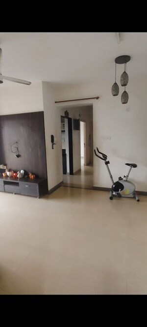 Furnished Amenities in 2 BHK Apartment at Kalpataru Hills, Manpada – for Rent