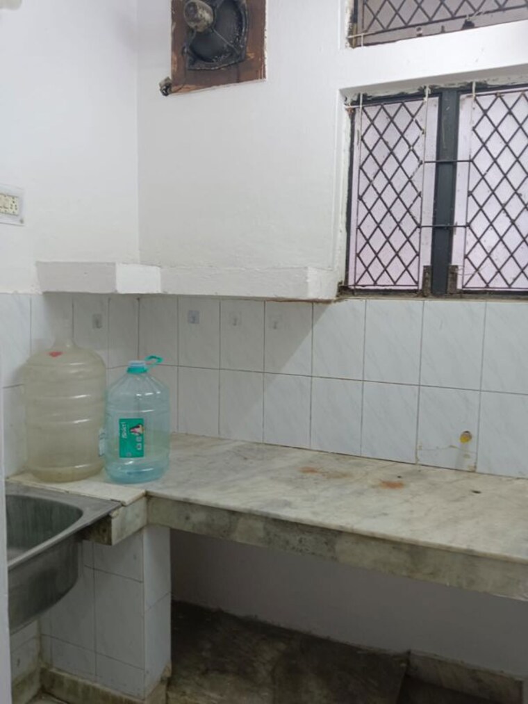 Kitchen, lajpat nagar 4 1 Bedroom 576 Sq.Ft. Builder Floor In Lajpat Nagar 4 Delhi 10537510