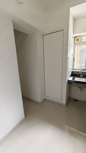 Room in 2 BHK Apartment at Lodha Amara, Kolshet Road – for Sale