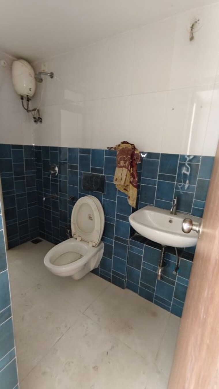 Bathroom, lodha-amara 2 Bedroom 630 Sq.Ft. Apartment In Kolshet Road Thane 10537536