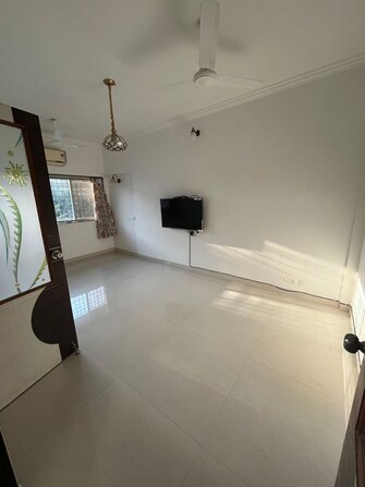 1.5 BHK 560 Sq.Ft. Apartment in Andheri CHS