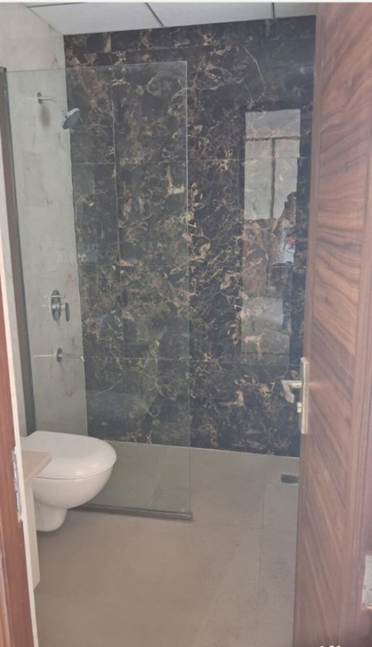 Bathroom, vip road 3 Bedroom 2048 Sq.Ft. Apartment In Vip Road Zirakpur 10537680