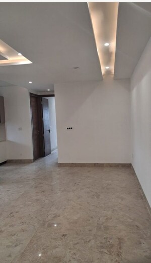 Room in 3 BHK Apartment at Vip Road – for Rent