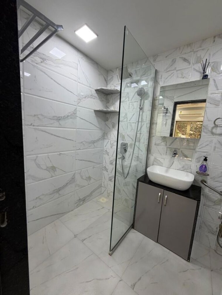 Bathroom, pandurang-society 2 Bedroom 1200 Sq.Ft. Apartment In Juhu Mumbai 10537698