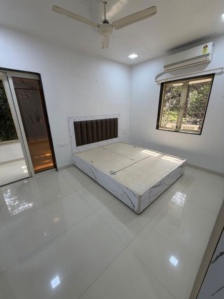 Living Room, pandurang-society 2 Bedroom 1200 Sq.Ft. Apartment In Juhu Mumbai 10537698
