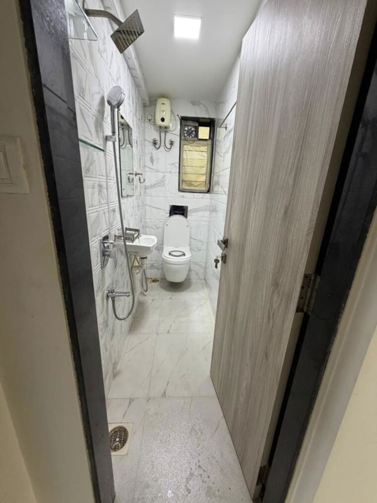 Bathroom, pandurang-society 2 Bedroom 1200 Sq.Ft. Apartment In Juhu Mumbai 10537698