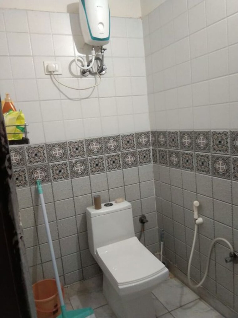 Bathroom, abcz-east-platinum 2 Bedroom 850 Sq.Ft. Builder Floor In Sector 44 Noida 10537699