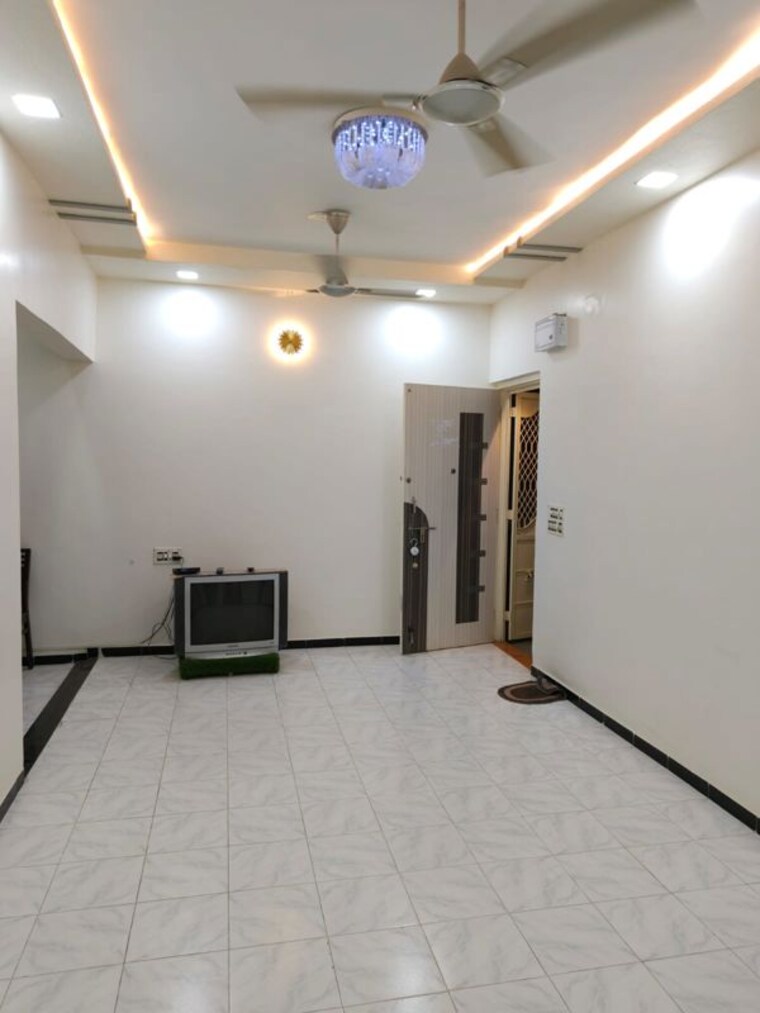 Room, titanium-city-centre 2 Bedroom 1250 Sq.Ft. Apartment In Satellite Ahmedabad 10537704