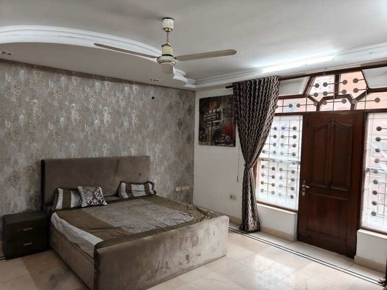 Master Bedroom, mahendru enclave 4 Bedroom 2700 Sq.Ft. Independent House In Mahendru Enclave Delhi 10537678