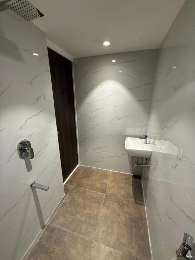 Bathroom, byculla west 3 Bedroom 1400 Sq.Ft. Apartment In Byculla West Mumbai 10537726