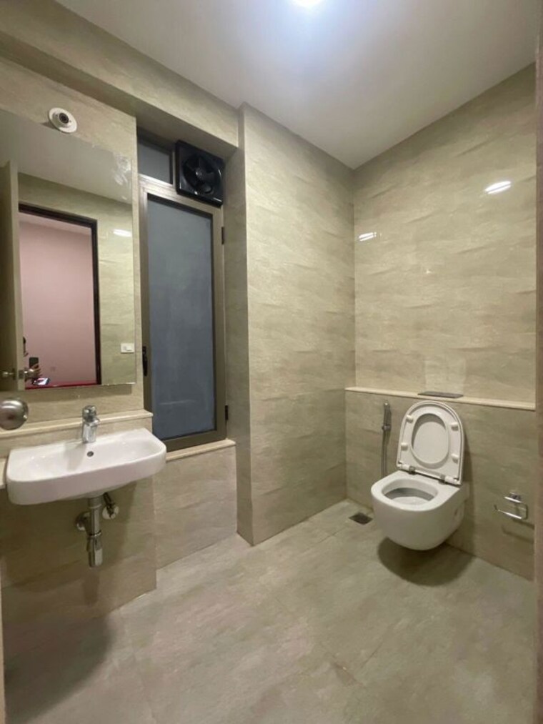 Bathroom, godrej-bkc 3 Bedroom 1350 Sq.Ft. Apartment In Bandra East Mumbai 10537736