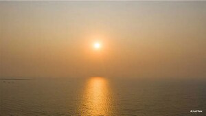 Room in 5 BHK Apartment at K Raheja Valletta, Juhu – for Sale