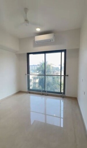 Room in 3 BHK Apartment at Godrej BKC, Bandra East – for Rent