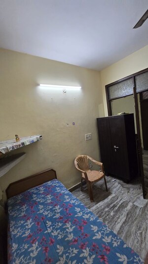 Room in 1 RK Builder Floor at Saket – for Rent