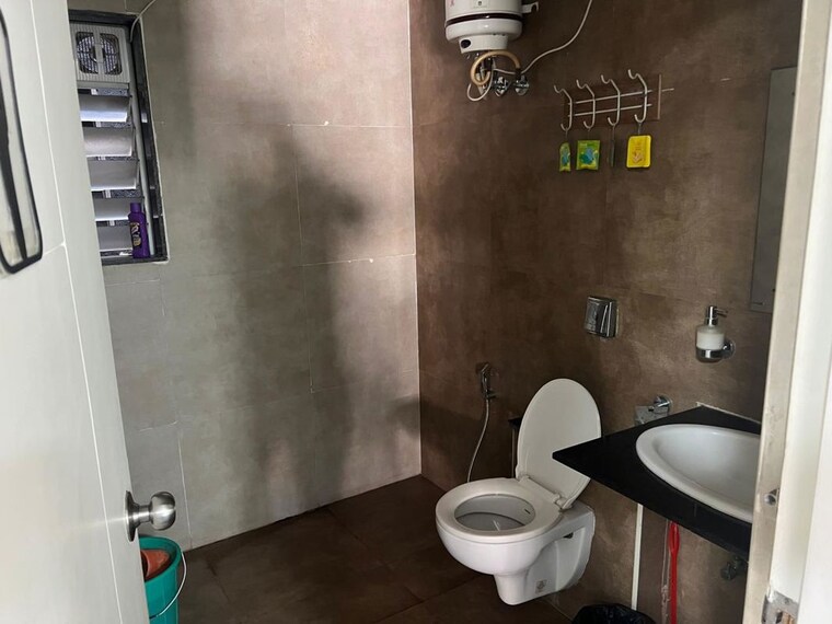 Bathroom, sultan-court 2 Bedroom 1000 Sq.Ft. Builder Floor In Rt Nagar Bangalore 10537770