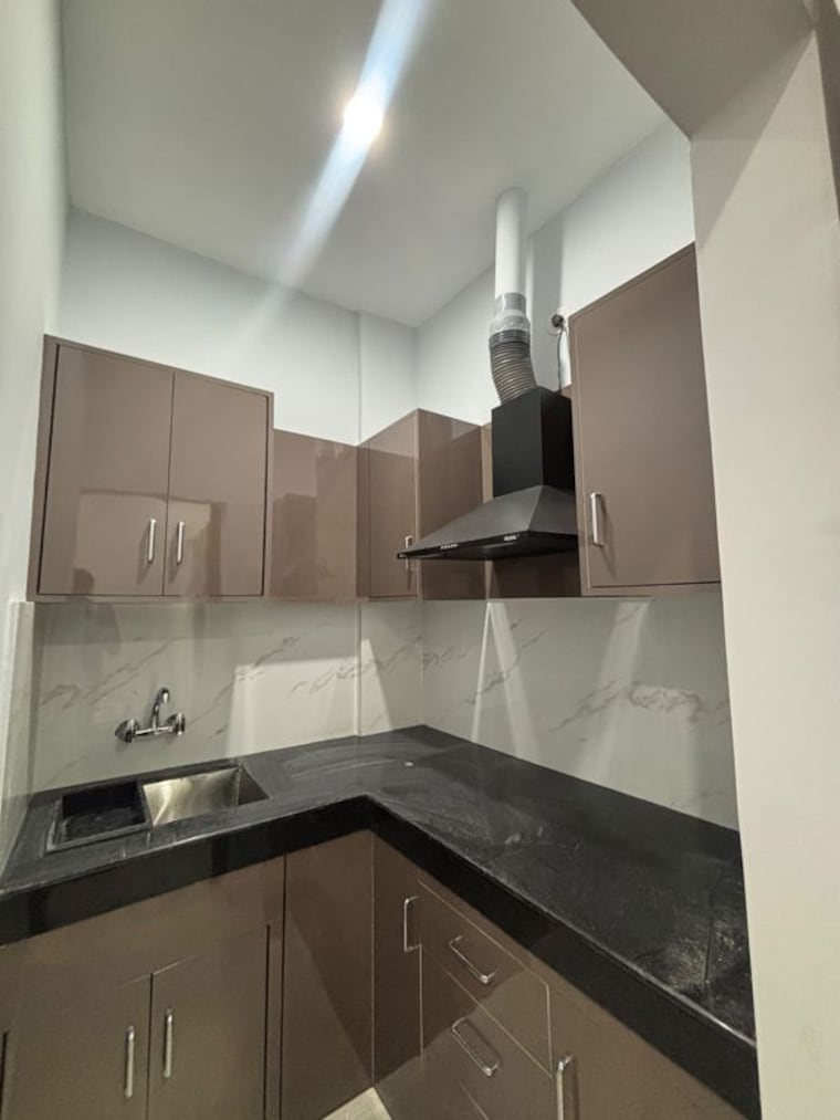 Kitchen, penta-homes 1 Bedroom 900 Sq.Ft. Apartment In Vip Road Zirakpur 10537792