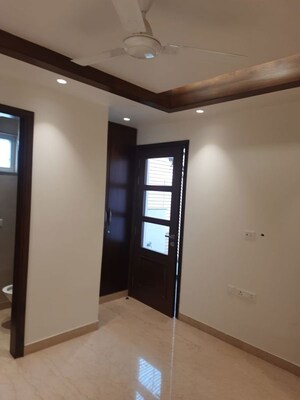 Room in 3 BHK Builder Floor at Lajpat Nagar 4 – for Rent
