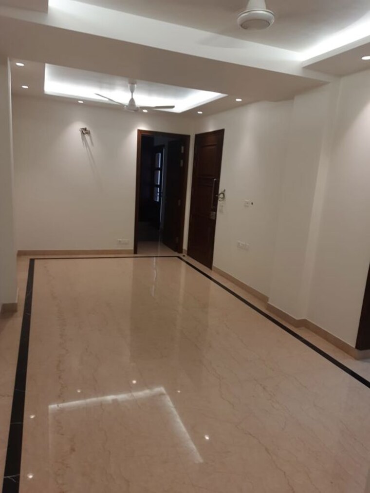 Room, lajpat nagar 4 3 Bedroom 1200 Sq.Ft. Builder Floor In Lajpat Nagar 4 Delhi 10537817