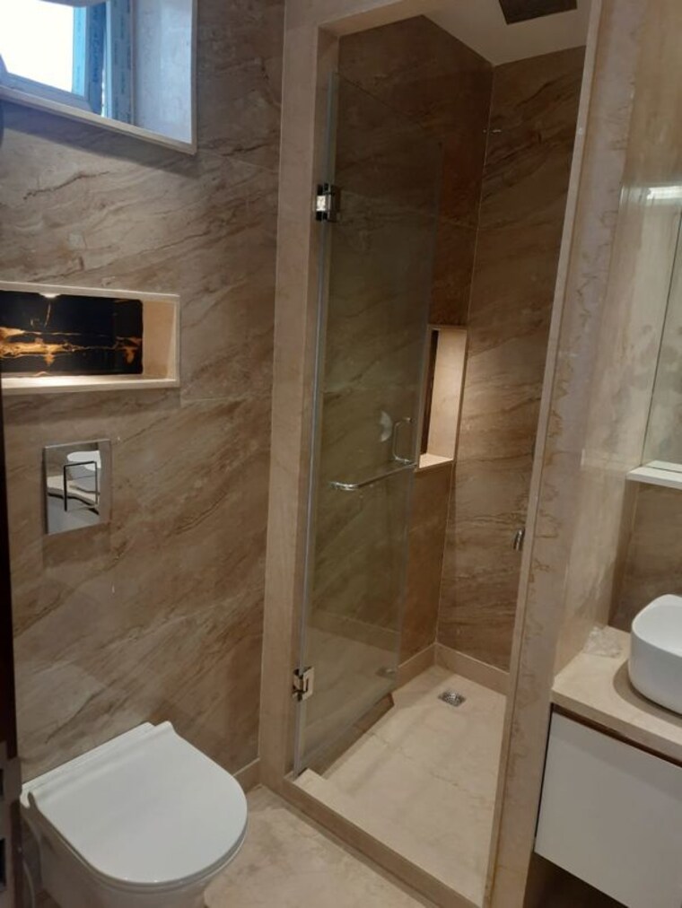 Bathroom, lajpat nagar 4 3 Bedroom 1200 Sq.Ft. Builder Floor In Lajpat Nagar 4 Delhi 10537817