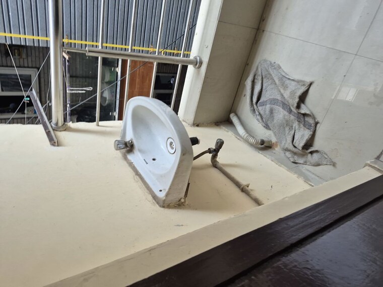Balcony, mayur vihar 1.5 Bedroom 750 Sq.Ft. Builder Floor In Mayur Vihar Delhi 10537837