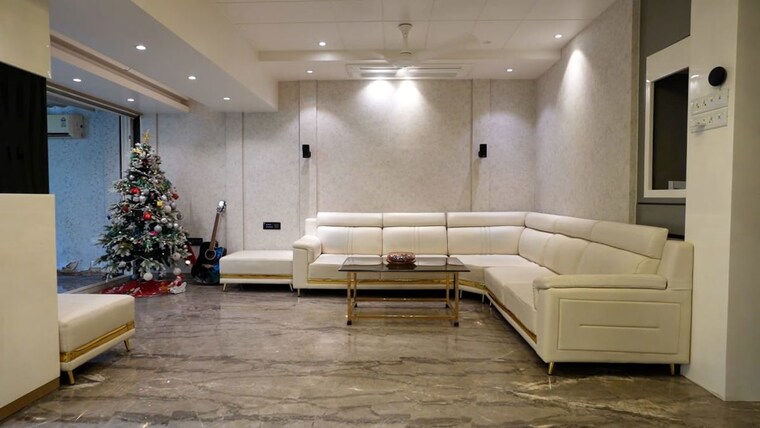 Living Room, hiranandani-gardens-eden-bungalows 3 Bedroom 1925 Sq.Ft. Apartment In Powai Mumbai 10535304