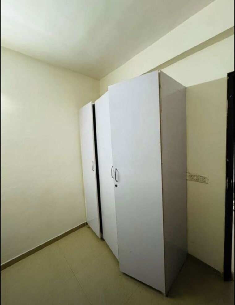 Room, hazratganj 3 Bedroom 1860 Sq.Ft. Apartment In Hazratganj Lucknow 10537840