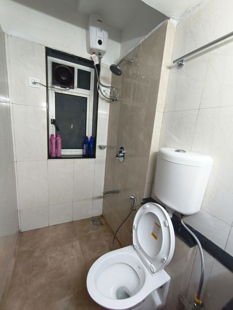 Bathroom, worli Pg For Boys & Girls In Worli 10536280