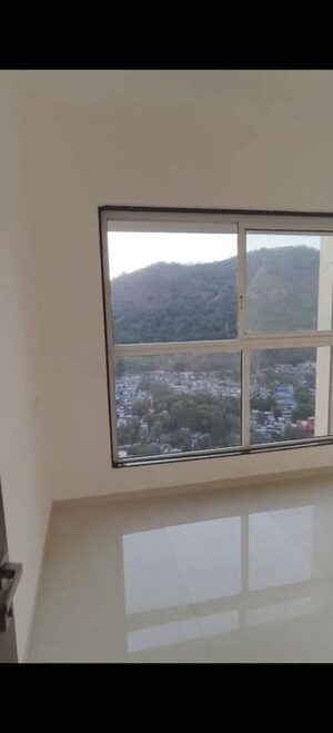 Room in 2 BHK Apartment at Runwal The Sanctuary, Mulund West – for Sale