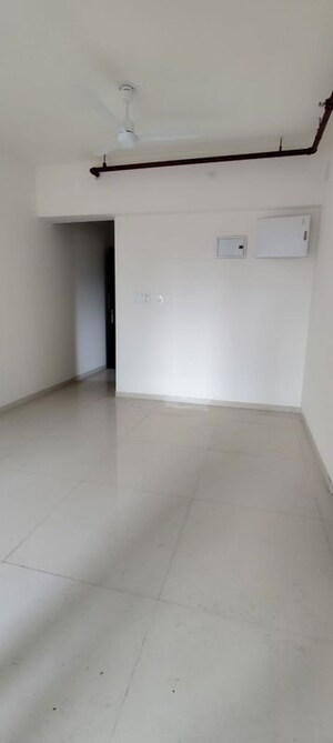 Room in 2 BHK Apartment at Runwal Sanctuary, Mulund West – for Rent