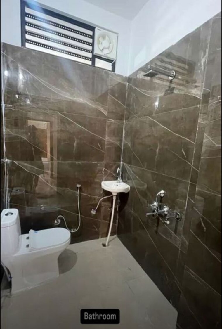 Bathroom, sas-shalimar-grand 3 Bedroom 1945 Sq.Ft. Apartment In Butler Colony Lucknow 10537873