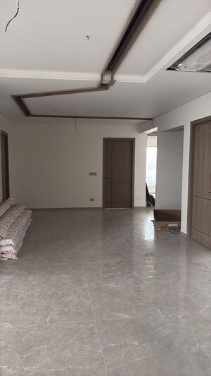 Room in 4 BHK Apartment at Frontline Seven, Kokapet – for Rent