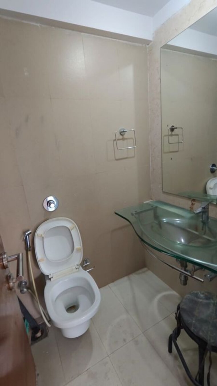 Bathroom, k-raheja-vistas 2 Bedroom 980 Sq.Ft. Apartment In Powai Mumbai 10537789