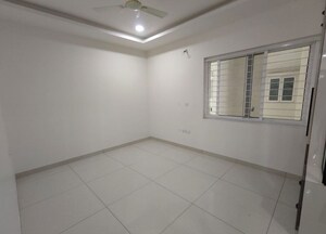 Room in 3 BHK Apartment at Aparna Zenon, Puppalaguda – for Rent