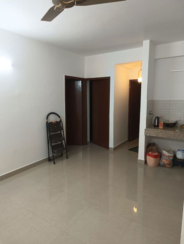 Room, rof-amaltas 2.5 Bedroom 645 Sq.Ft. Apartment In Sector 92 Gurgaon 10537928