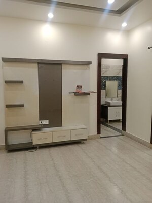 2.5 BHK Builder Floor For Rent in Sector 18