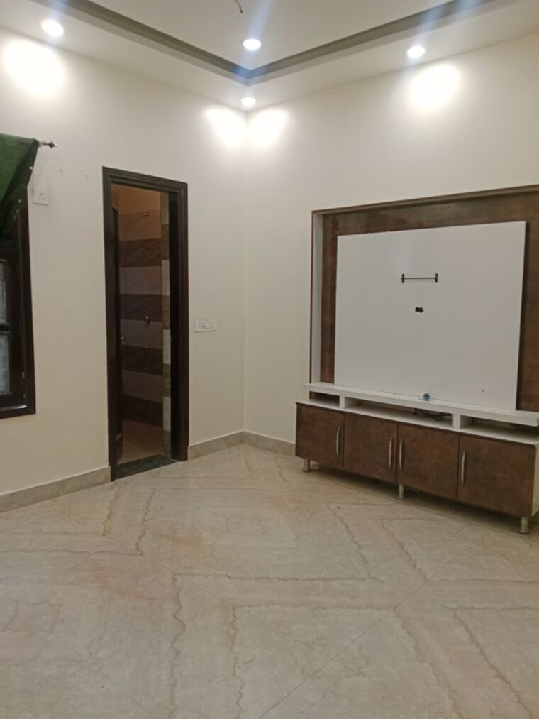 Room, sector 18 2.5 Bedroom 1952 Sq.Ft. Builder Floor In Sector 18 Panipat 10537935