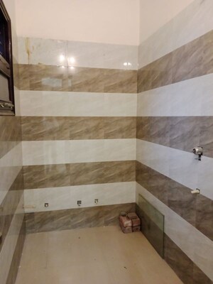 Bathroom in 2.5 BHK Builder Floor at Sector 18 – for Rent