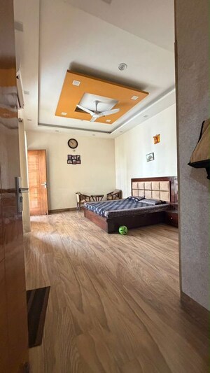 Bedroom in  Pg at Ansal Golf Links 1 – for Rent