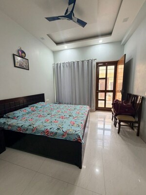 Bedroom in  Pg at Ansal Golf Links 1 – for Rent