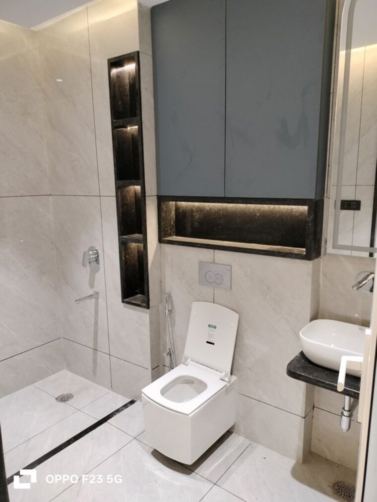 Bathroom, gomti nagar 6+ Bedroom 2200 Sq.Ft. Villa In Gomti Nagar Lucknow 10537973