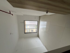 Furnished Amenities in 2 BHK Apartment at Avant Hillway, Goregaon East – for Rent