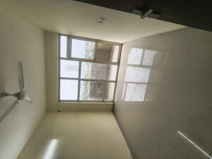 Room in 2 BHK Apartment at Pyramid Midtown, Sector 59 – for Rent