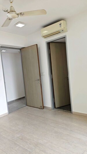 Room in 3 BHK Apartment at Lodha New Cuffe Parade, Wadala – for Sale
