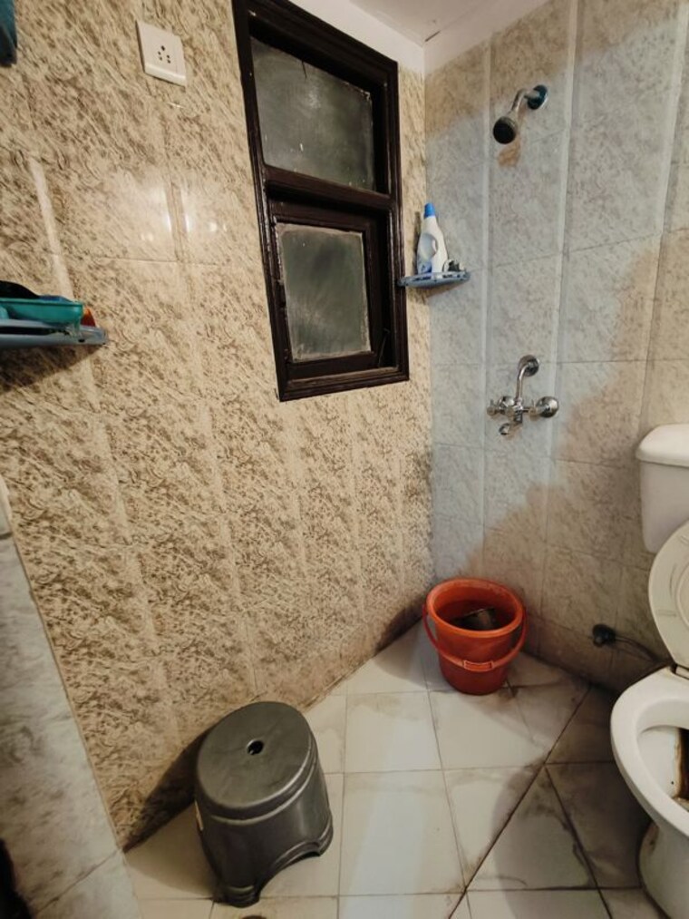 Bathroom, shree-energy-classic-residency 2 Bedroom 920 Sq.Ft. Apartment In Raj Nagar Extension Ghaziabad 10538032