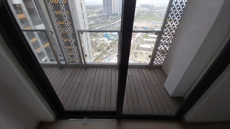 Balcony, lodha-new-cuffe-parade 3 Bedroom 1086 Sq.Ft. Apartment In Wadala Mumbai 10538039